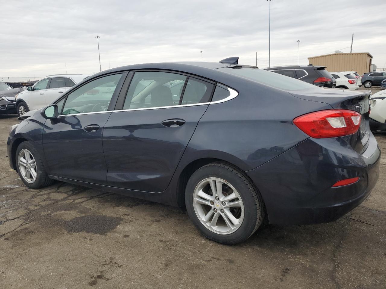 2016 Chevrolet Cruze - Image 2