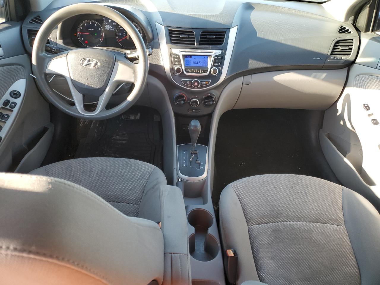 2014 Hyundai Accent - Image 8