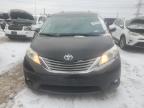 2011 Toyota Sienna Xle na sprzedaż w Elgin, IL - Undercarriage