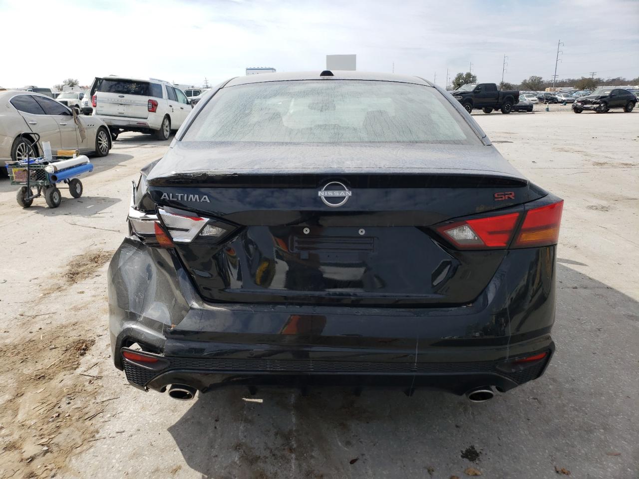 2024 Nissan Altima - Image 6