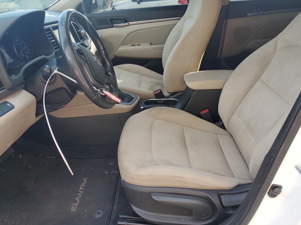 2018 Hyundai Elantra - Image 7