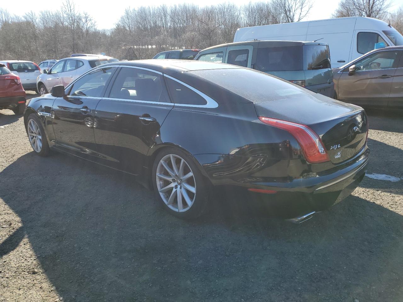 2011 Jaguar XJ - Image 2