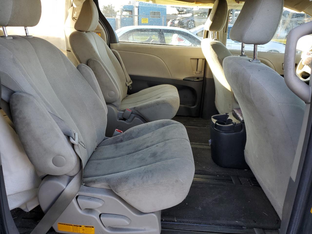 2012 Toyota Sienna - Image 12