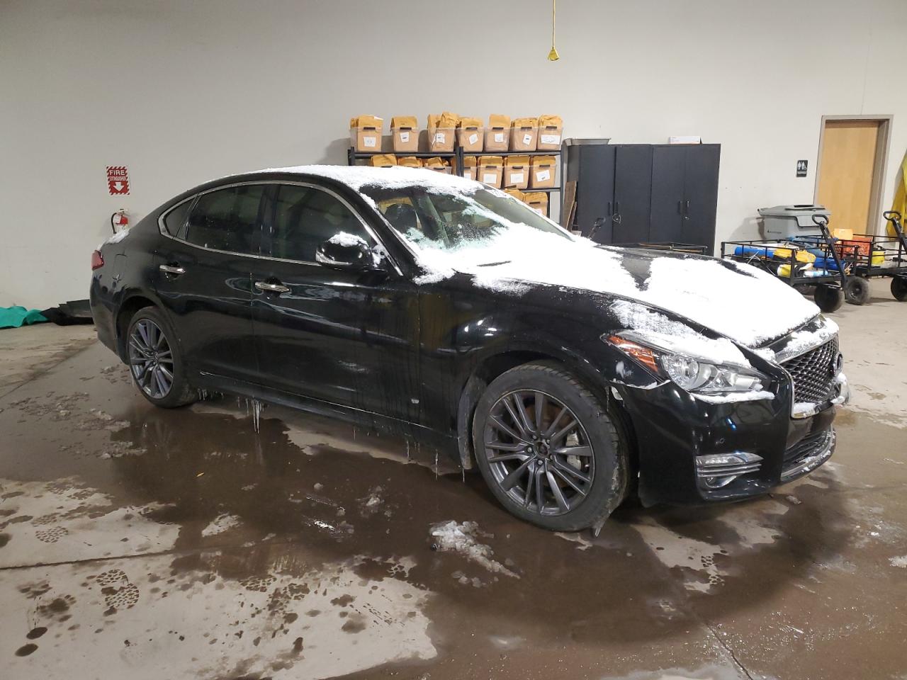 2016 Infiniti Q70 - Image 4