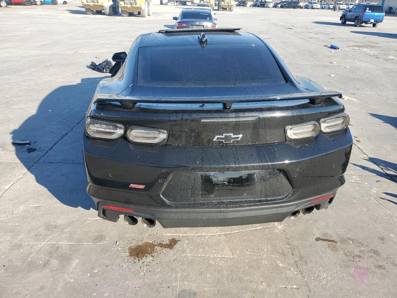 2022 Chevrolet Camaro - Image 6
