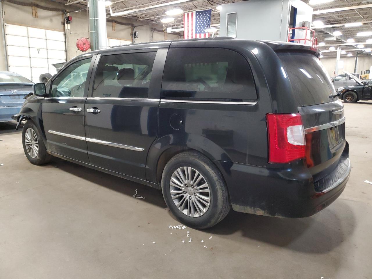 2014 Chrysler Town & Country - Image 2