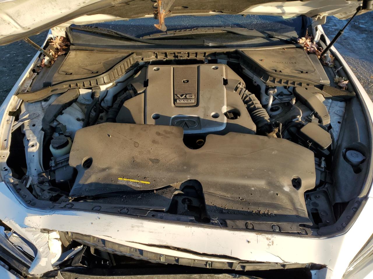 2015 Infiniti Q50 - Image 13