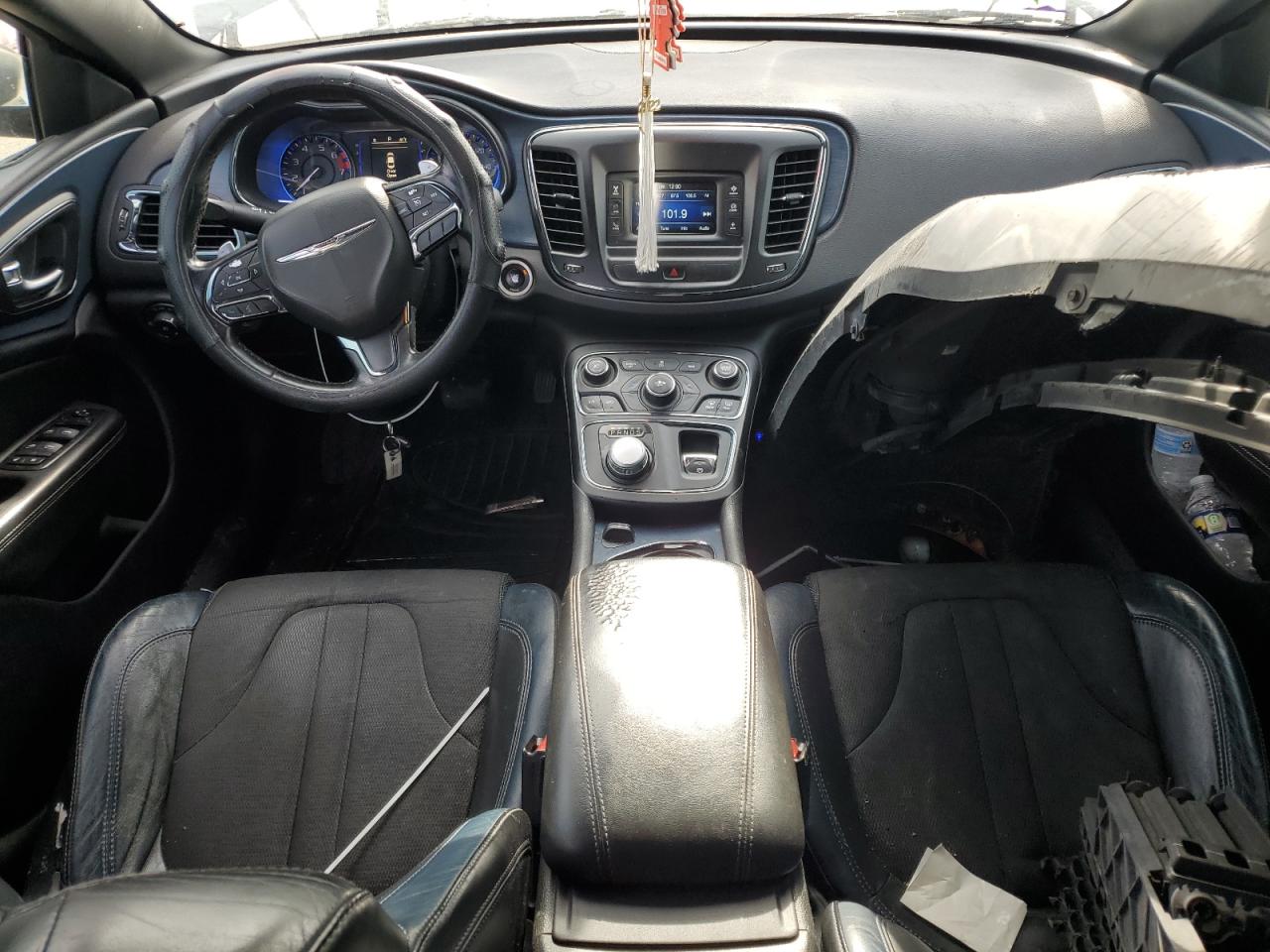 2015 Chrysler 200 - Image 8