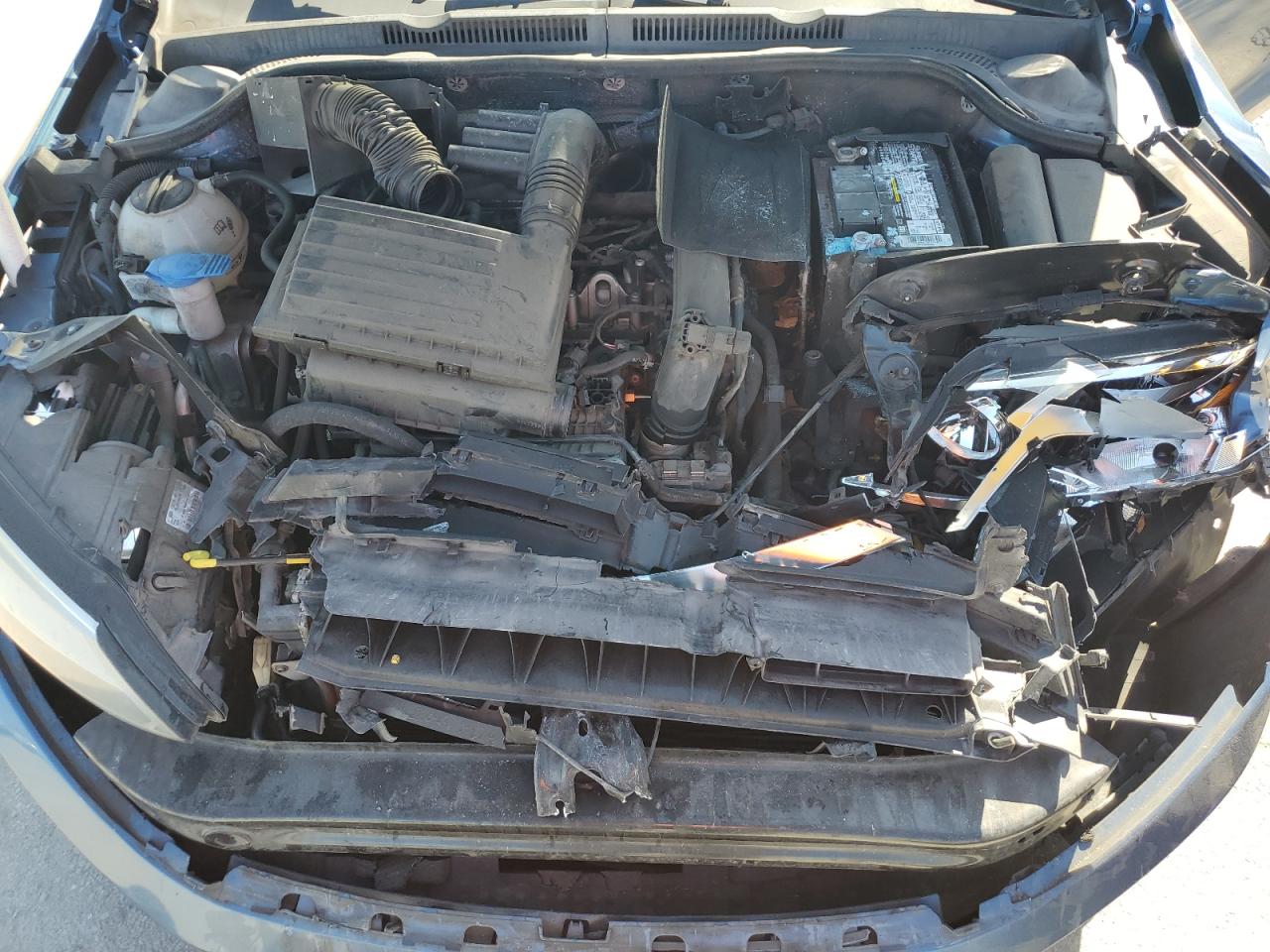 2016 Volkswagen Jetta - Image 12