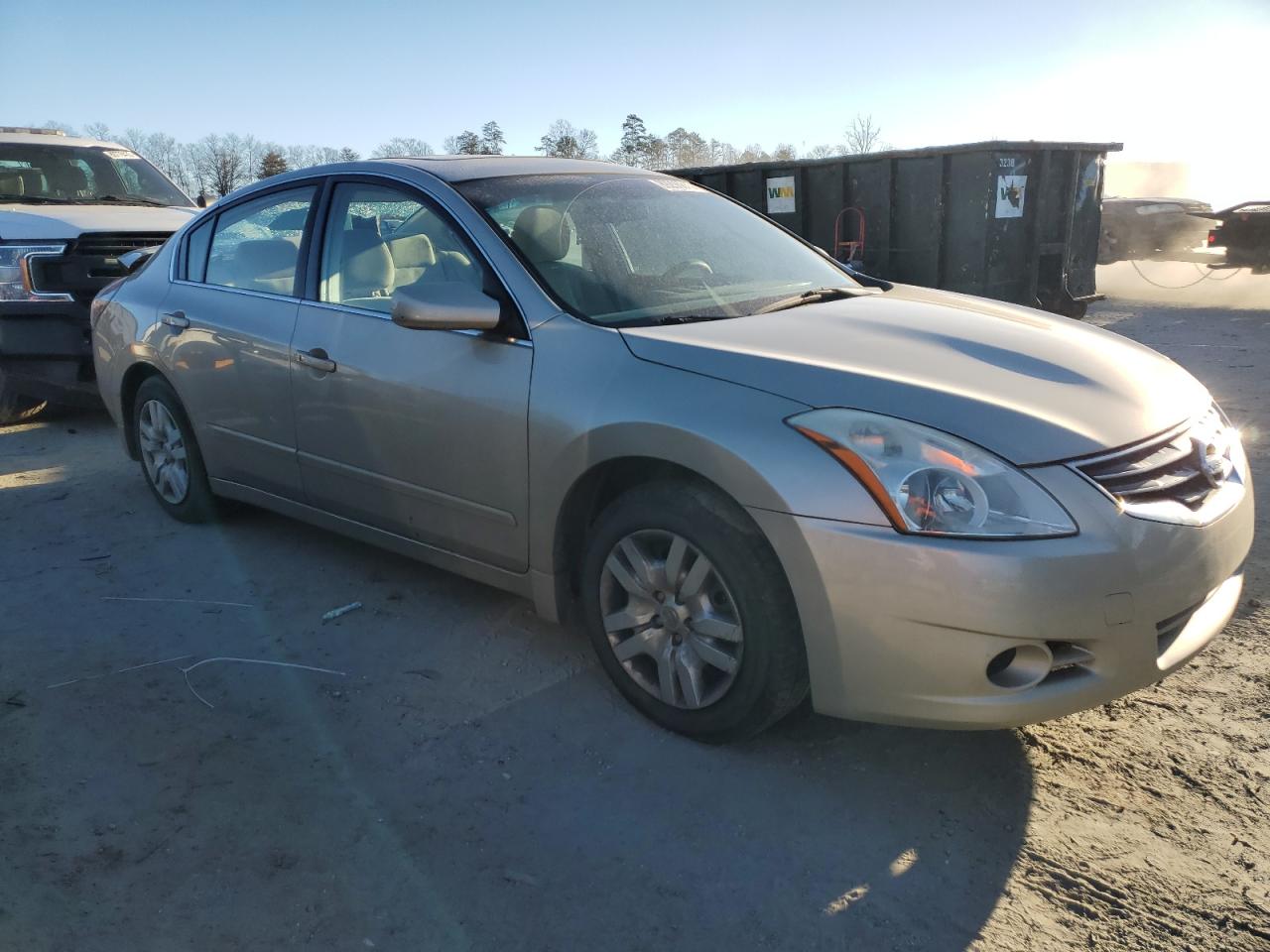 2010 Nissan Altima - Image 4