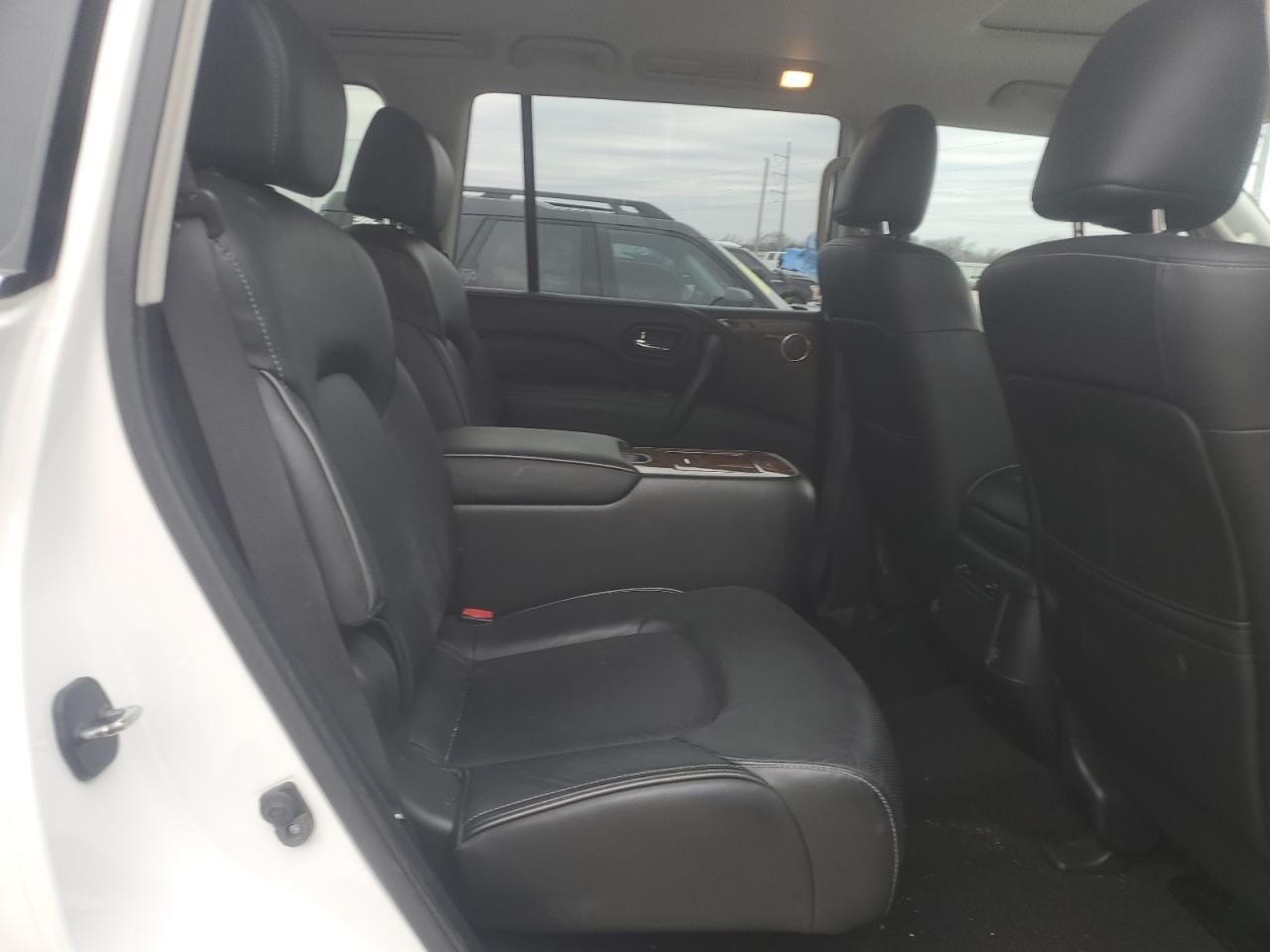 2018 Infiniti QX80 - Image 11