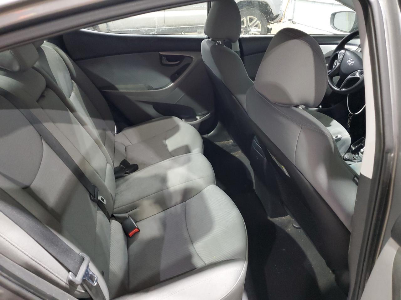 2013 Hyundai Elantra - Image 10