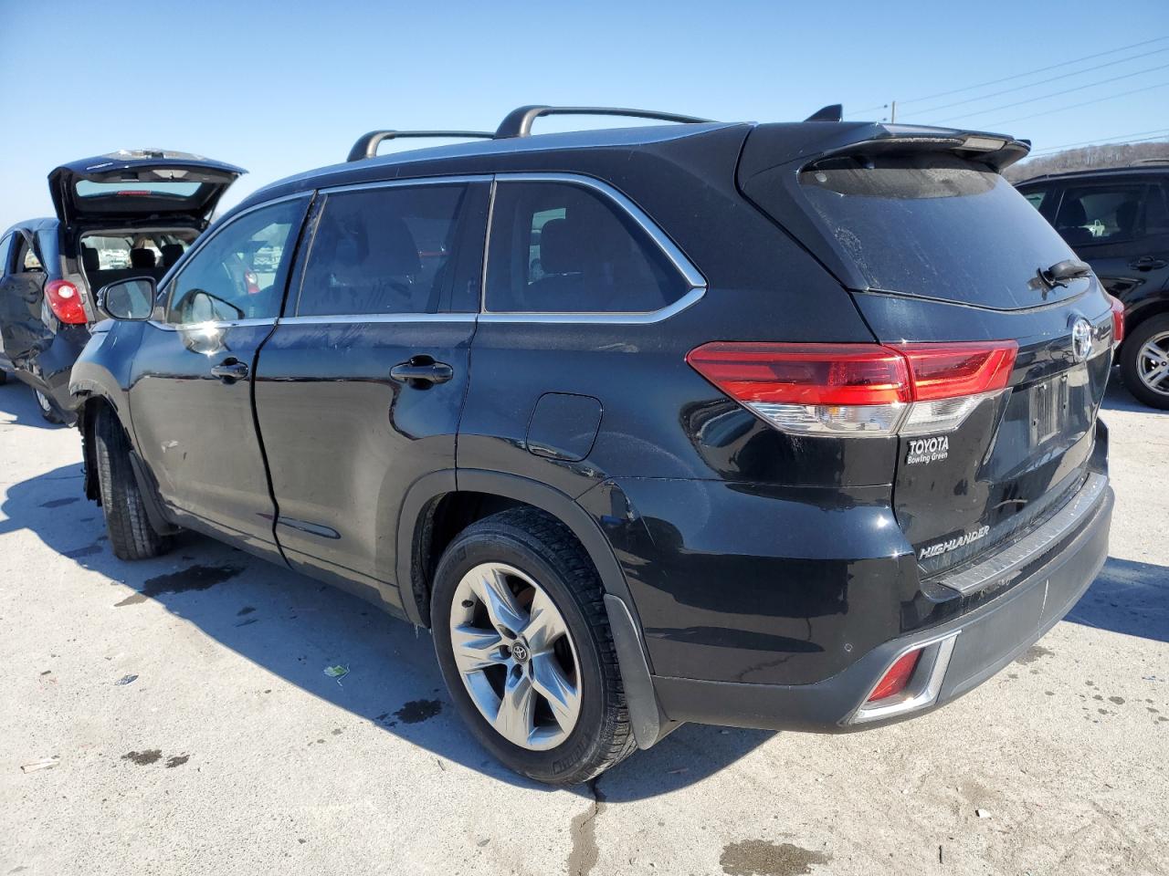 2019 Toyota Highlander - Image 2