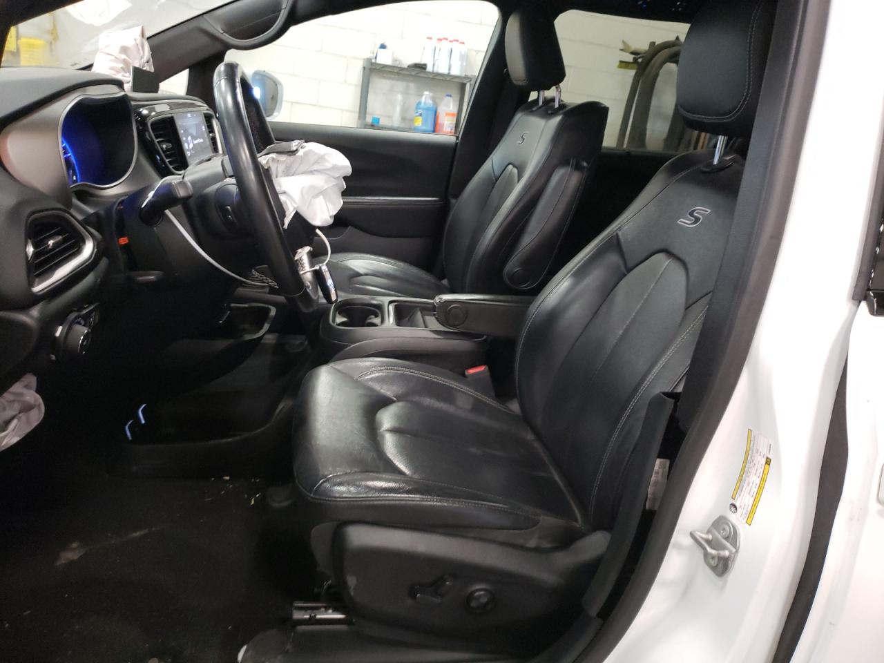 2020 Chrysler Pacifica - Image 7