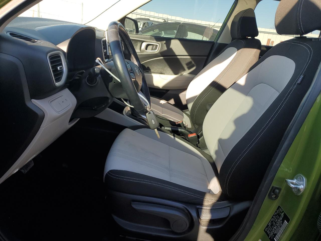 2022 Hyundai Venue - Image 7