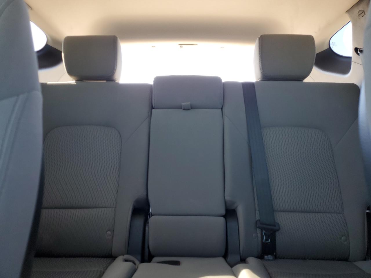 2015 Hyundai Santa Fe - Image 10