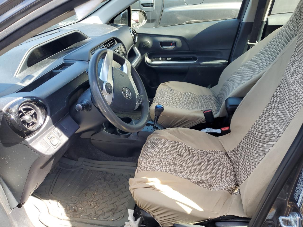 2015 Toyota Prius C VIN: JTDKDTB38F1580381 Lot: 88135055