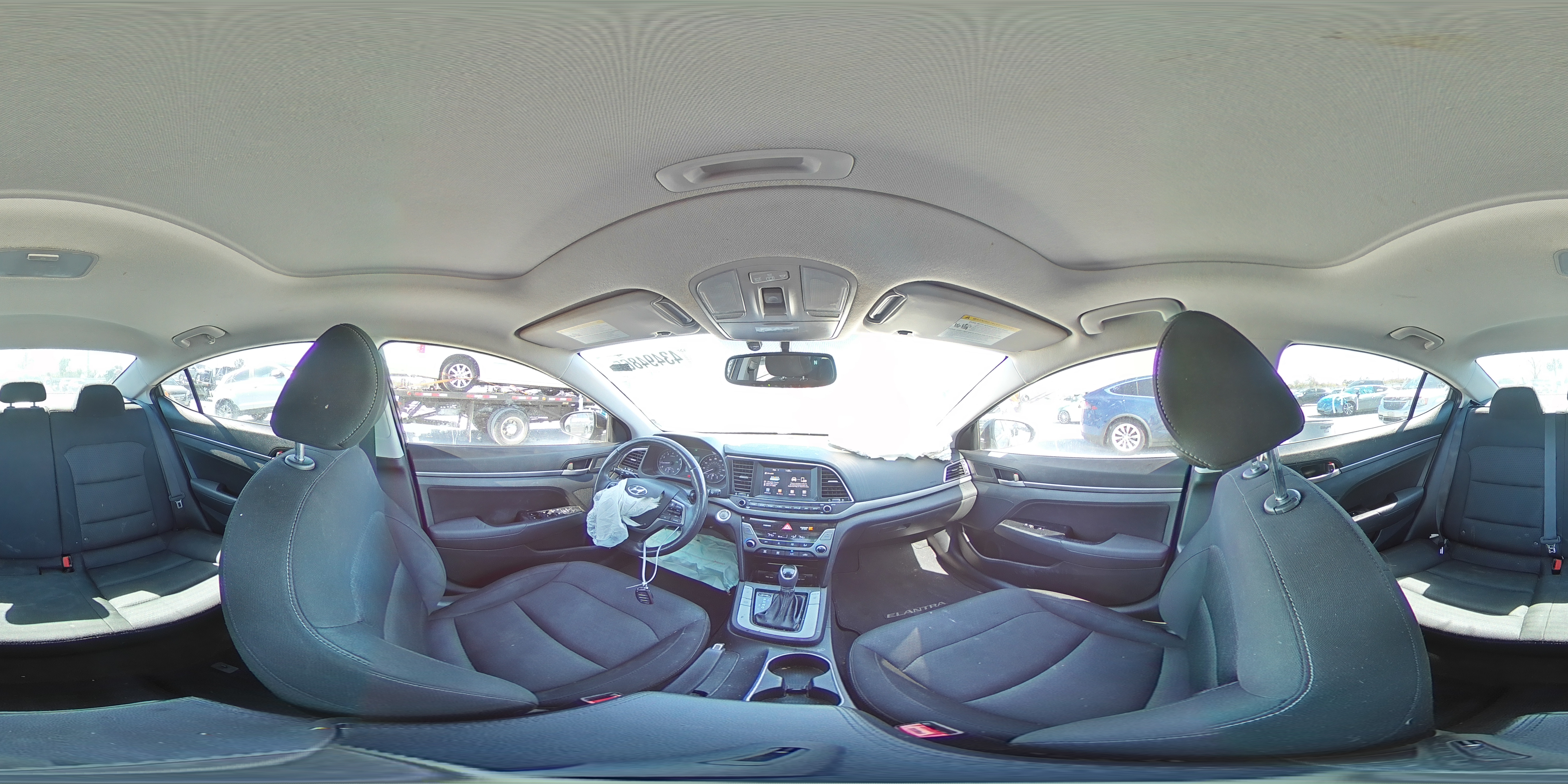 2017 Hyundai Elantra - Image 13