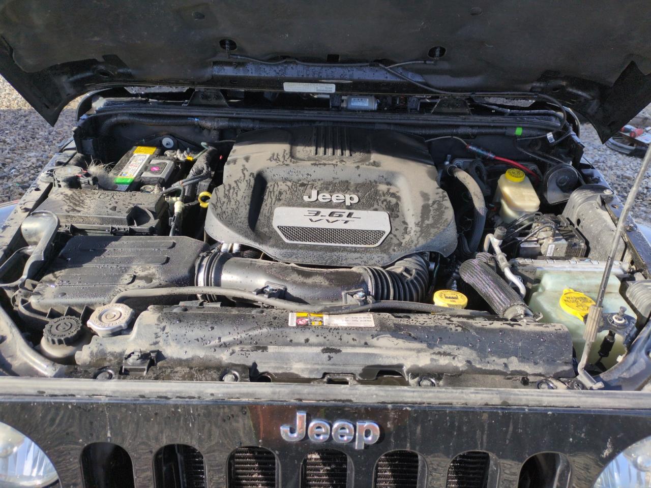 2013 Jeep Wrangler - Image 11