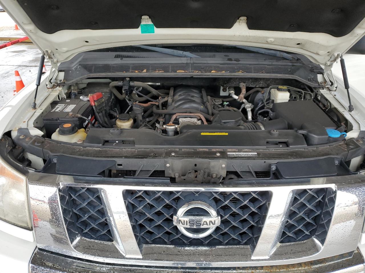 2010 Nissan Titan - Image 11