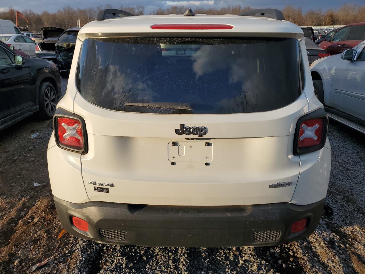 2016 Jeep Renegade - Image 6