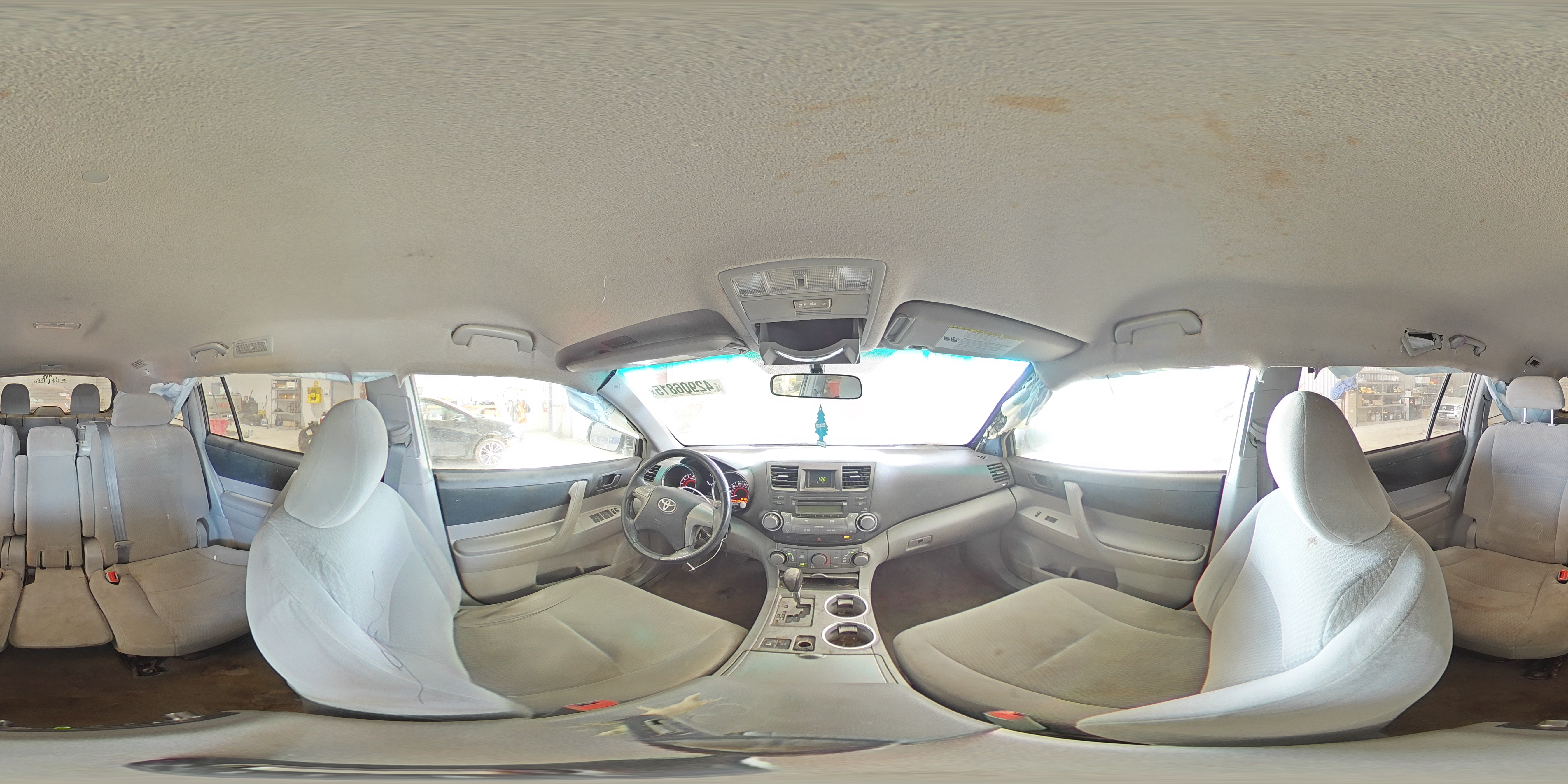 2010 Toyota Highlander - Image 14