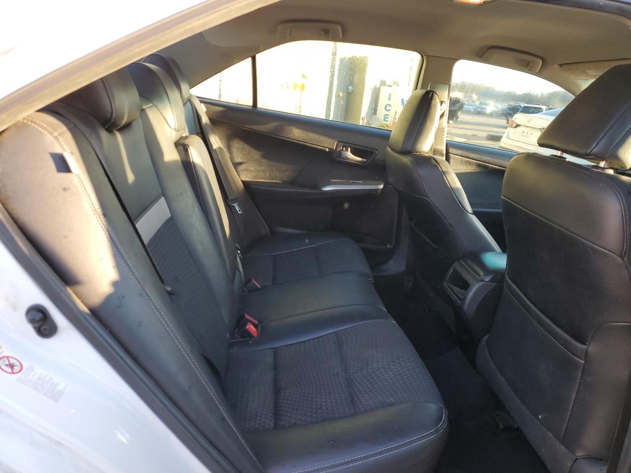 2014 Toyota Camry - Image 10