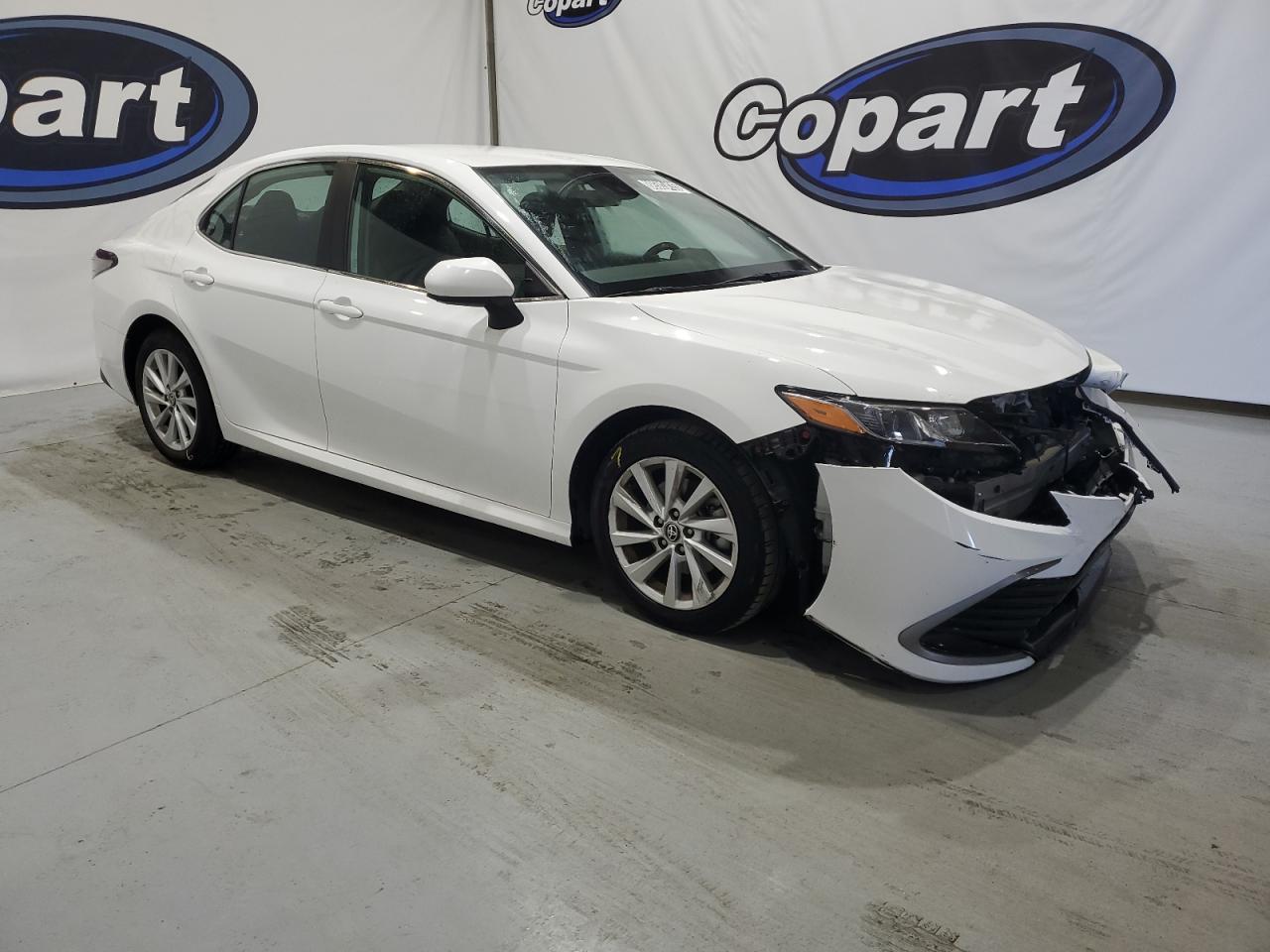 2022 Toyota Camry - Image 4