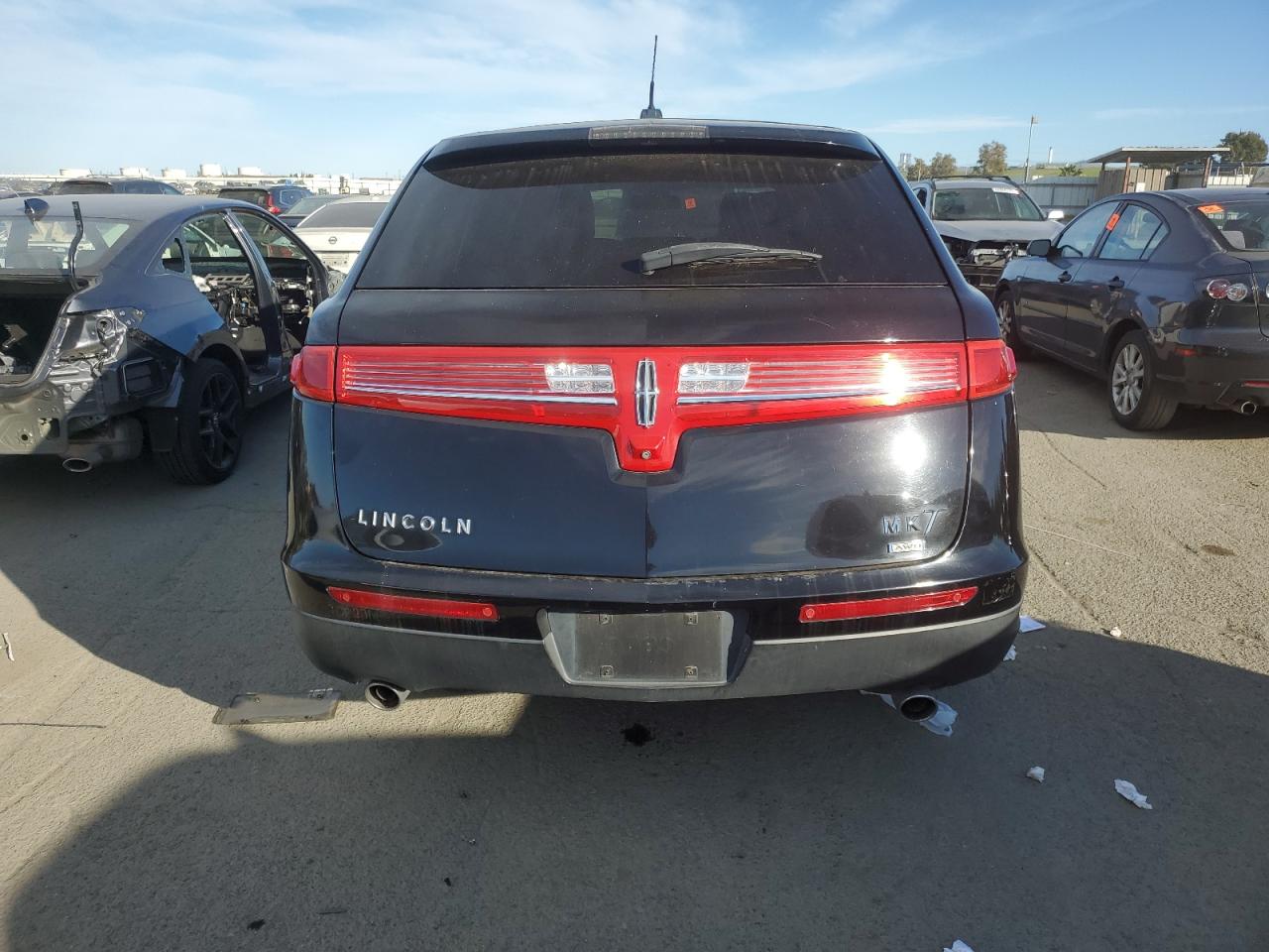 2014 Lincoln MKT - Image 6