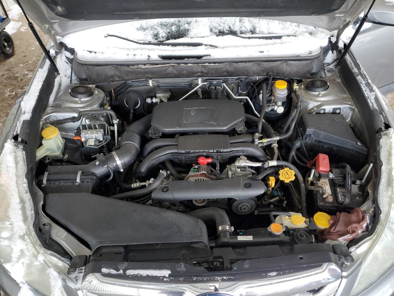 2011 Subaru Outback - Image 11
