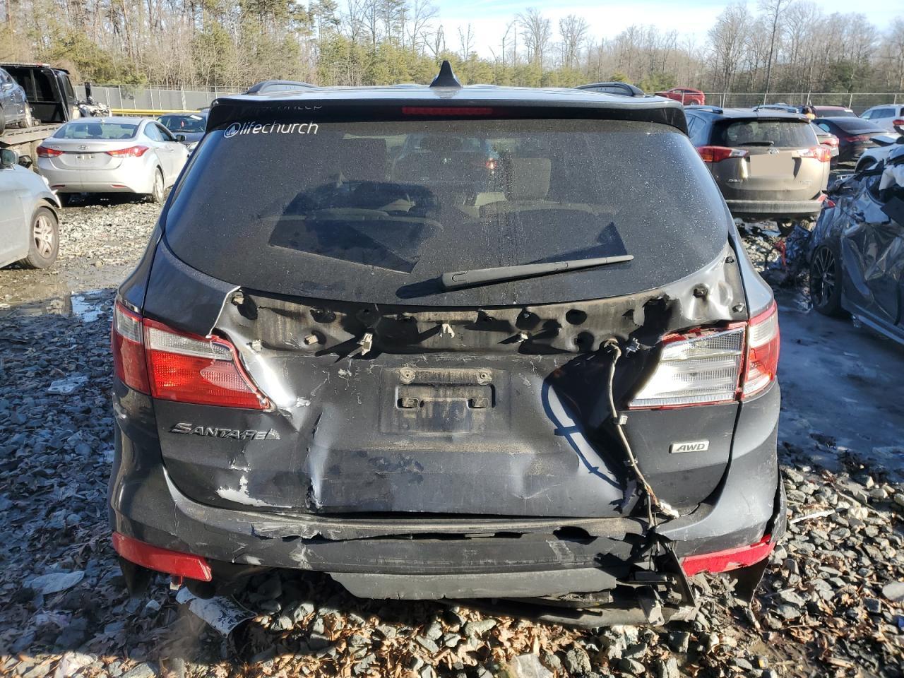 2016 Hyundai Santa Fe - Image 6
