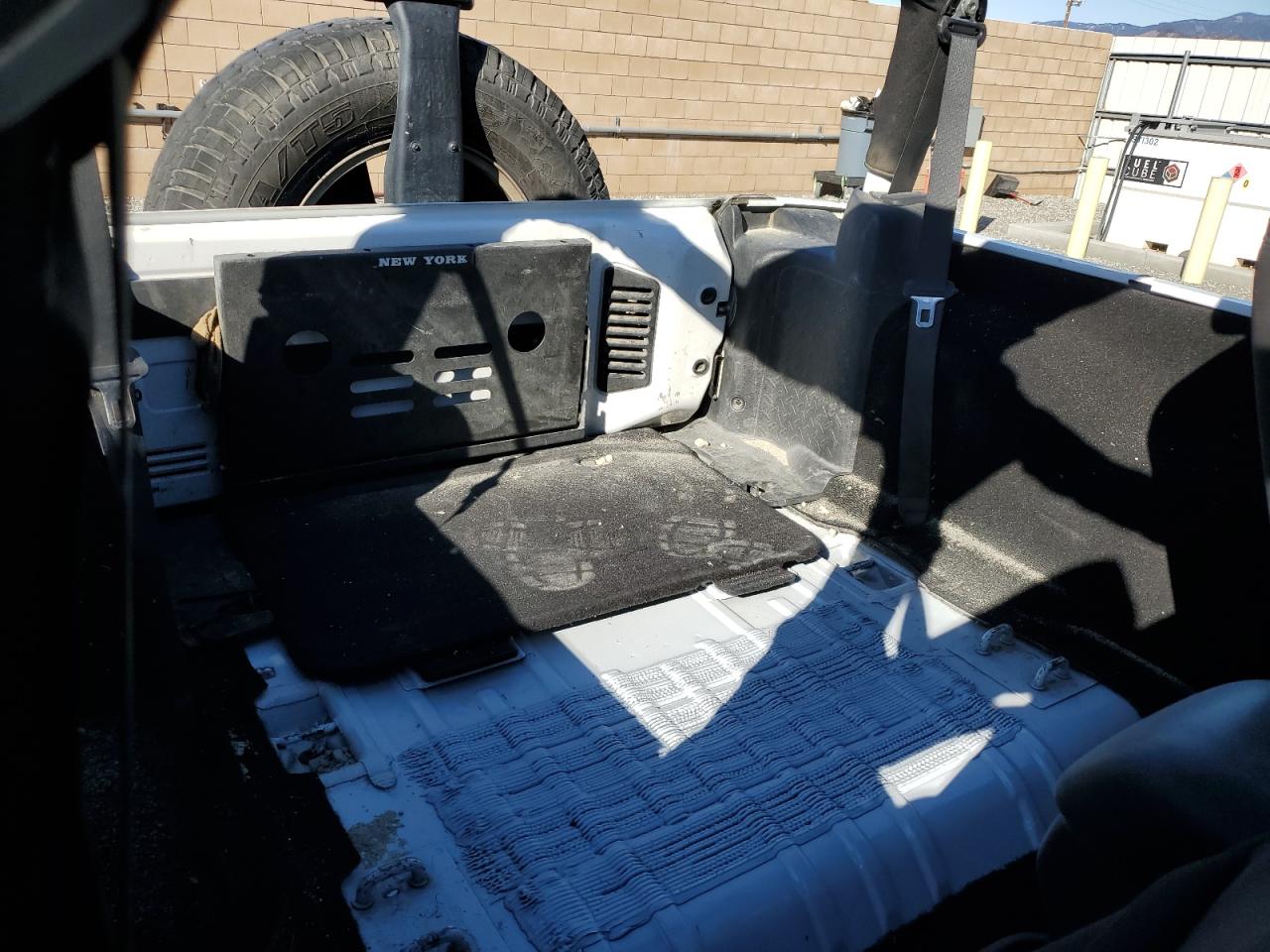 2014 Jeep Wrangler - Image 10