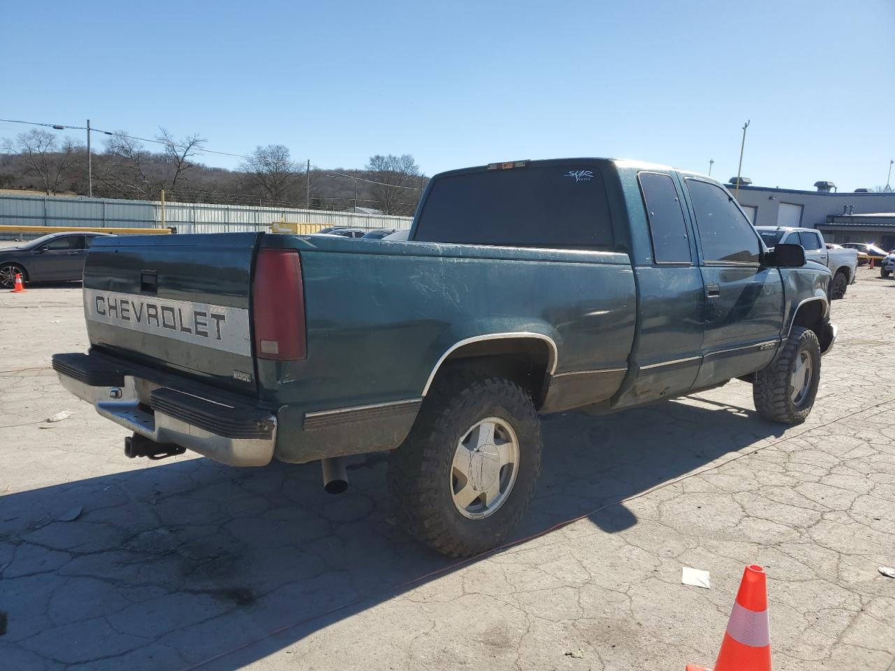1996 Chevrolet GMT-400 - Image 3