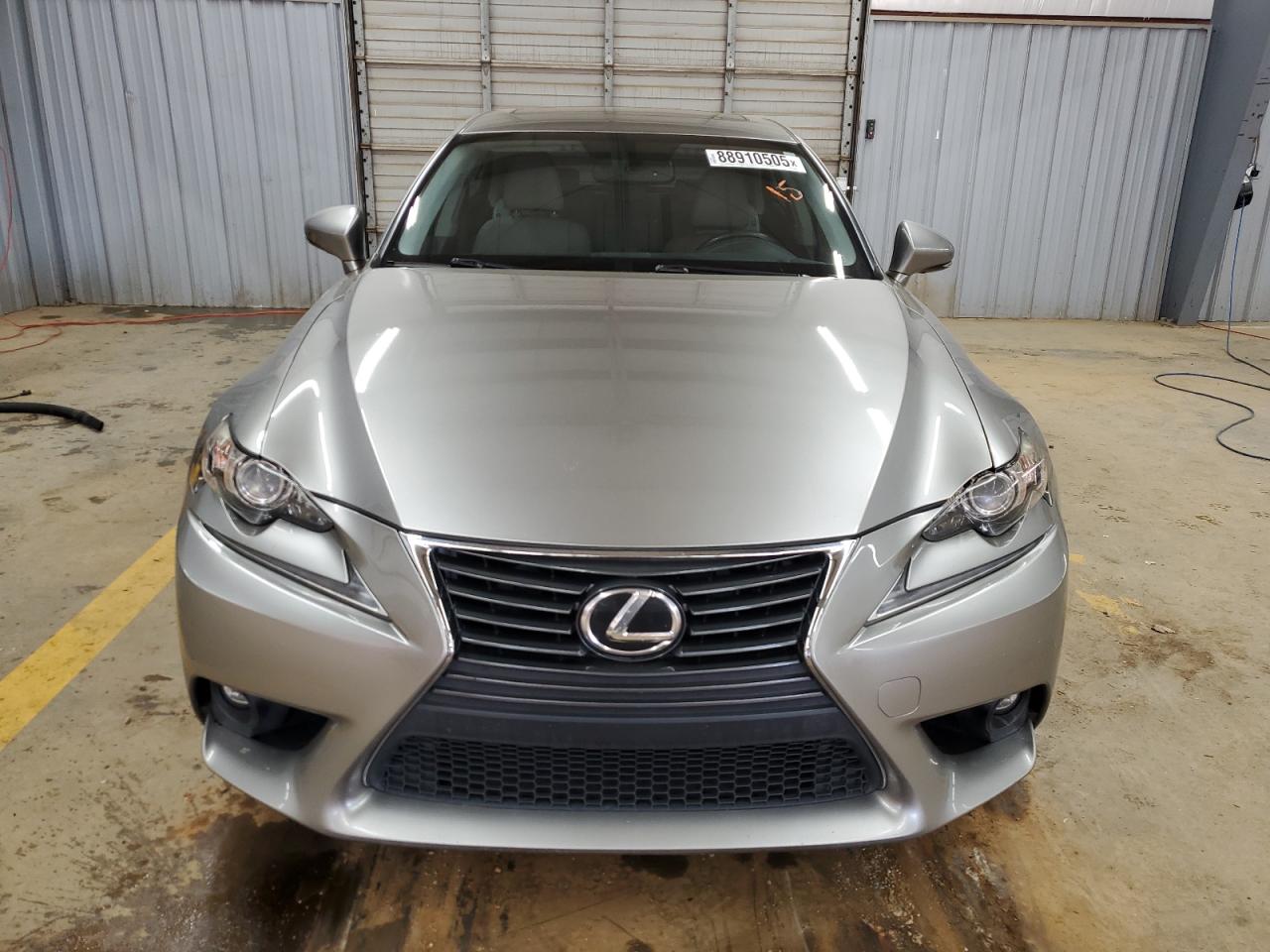2015 Lexus IS - Image 5