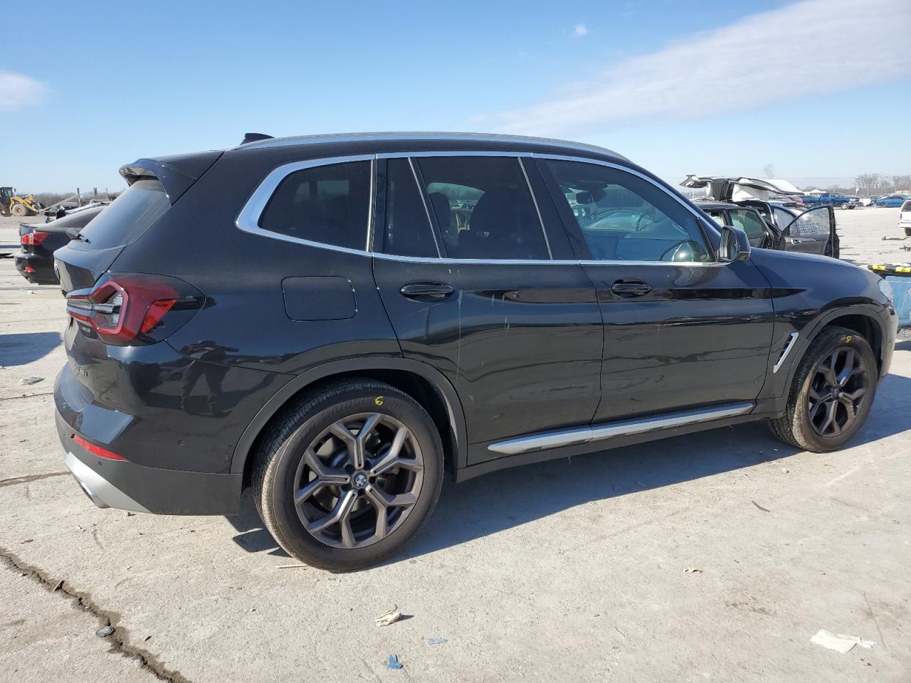 2023 BMW X3 - Image 3