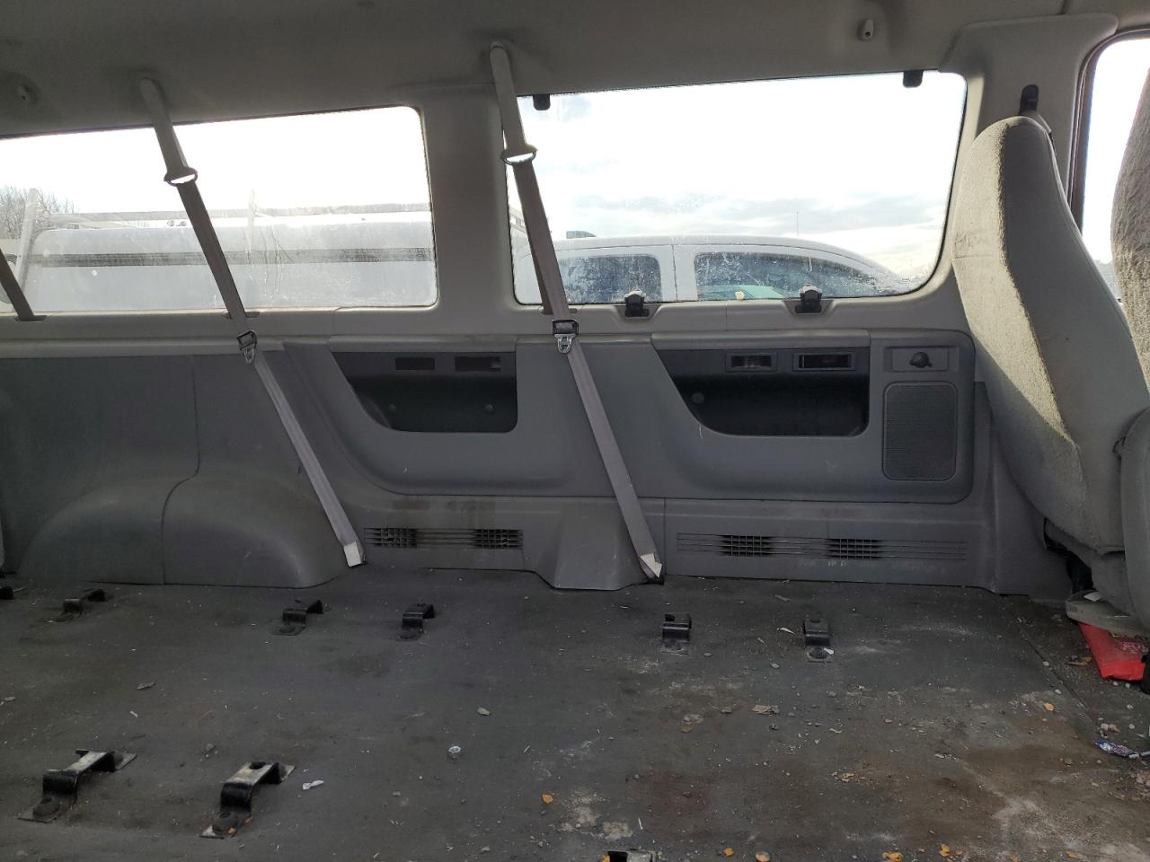 2006 Ford Econoline - Image 11
