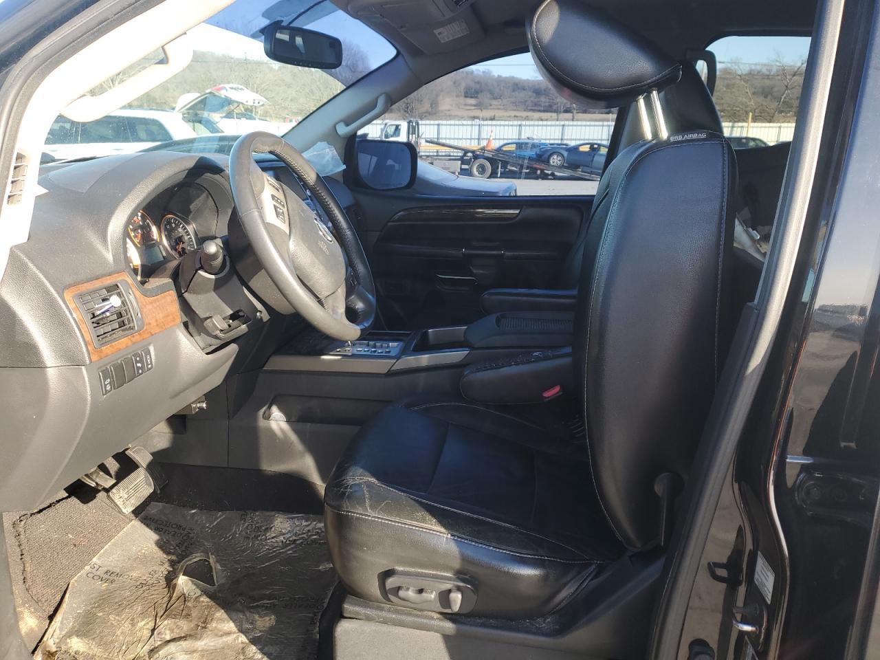 2015 Nissan Armada - Image 7