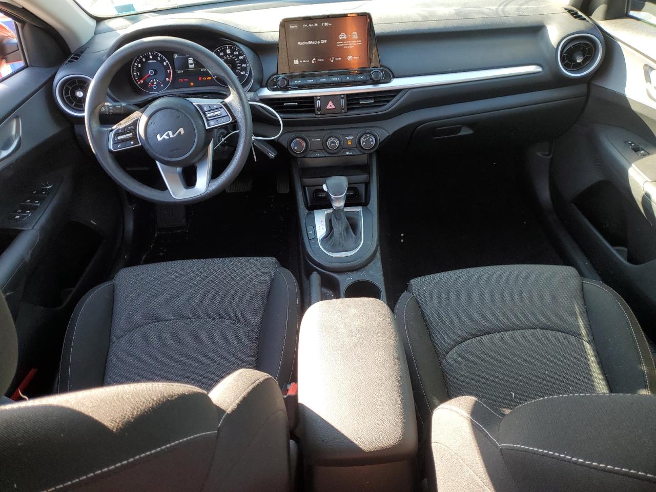 2023 Kia Forte - Image 8