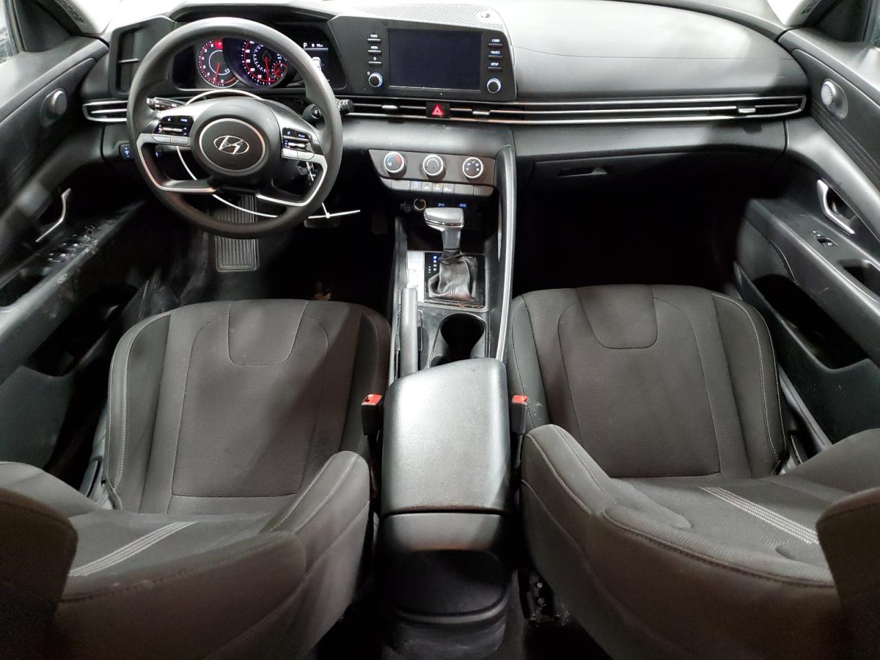 2021 Hyundai Elantra - Image 8
