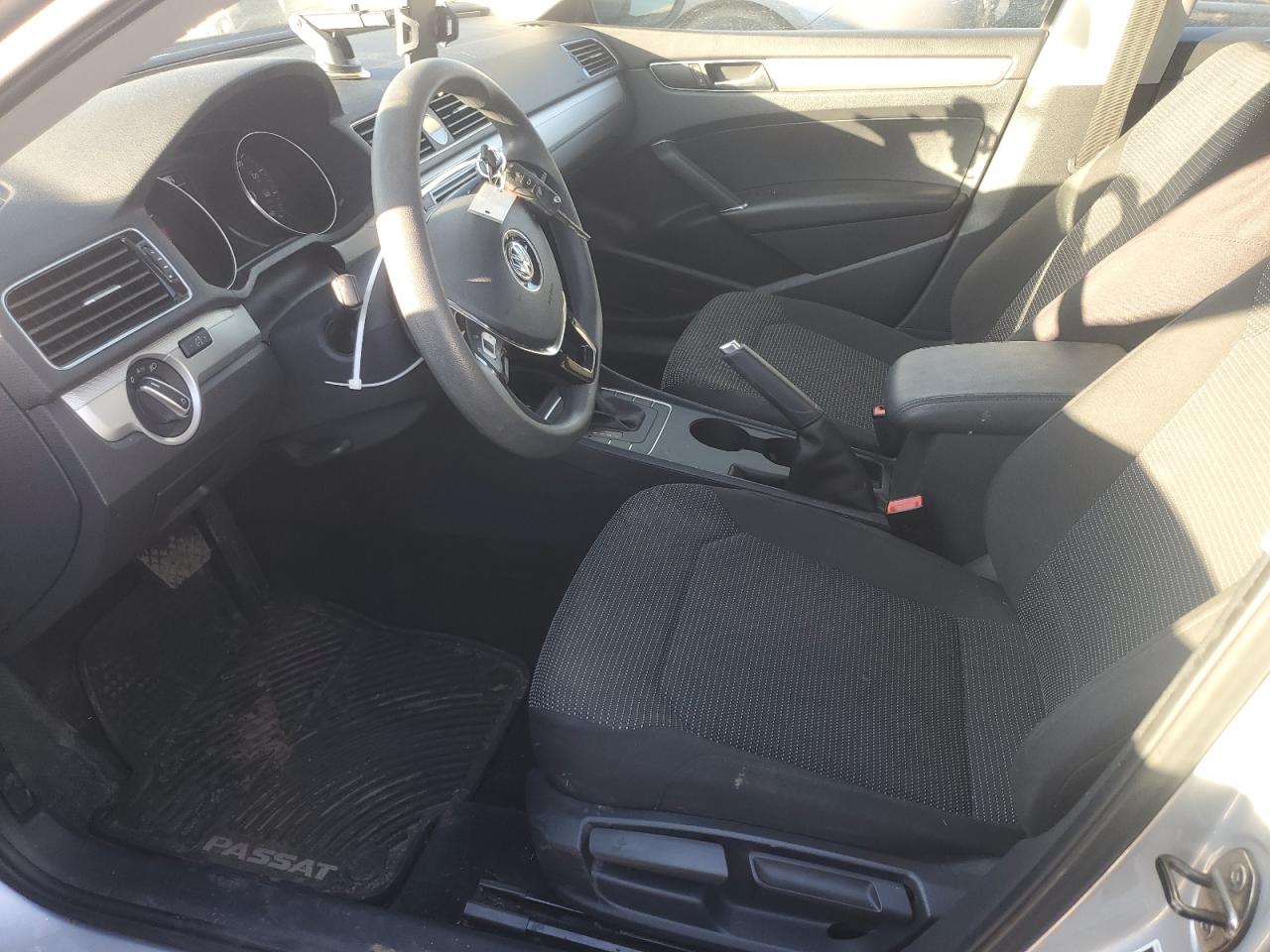 2016 Volkswagen Passat - Image 7