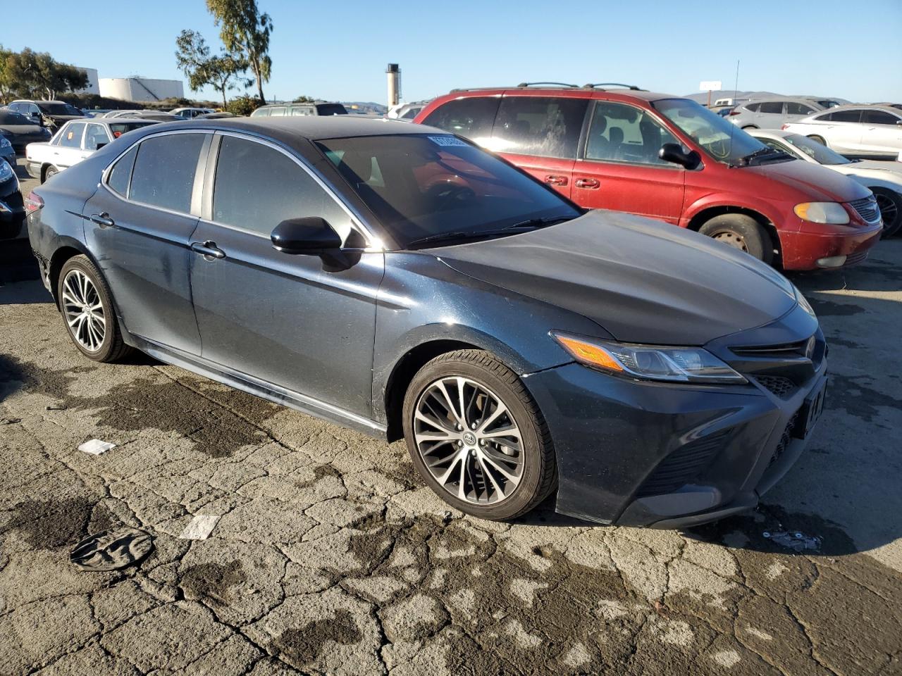 VIN 4T1B11HK4KU684415 2019 TOYOTA CAMRY no.4