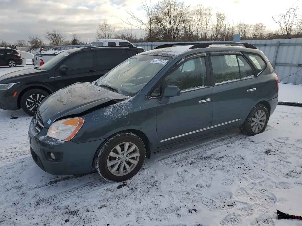 2010 Kia Rondo - Image 1
