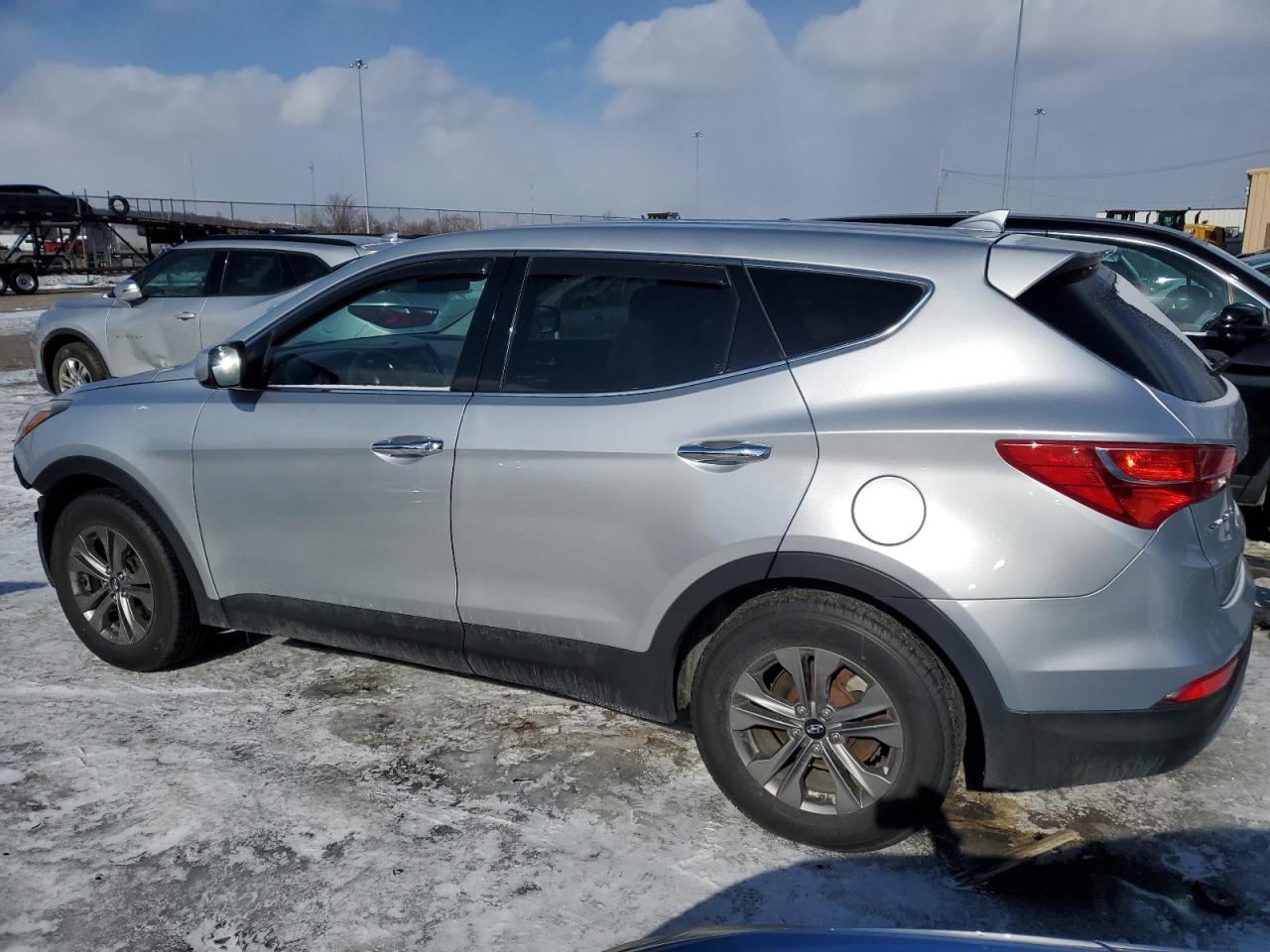 2016 Hyundai Santa Fe - Image 2