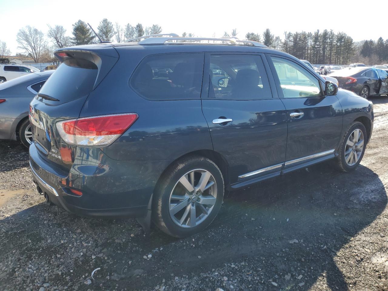 2013 Nissan Pathfinder - Image 3