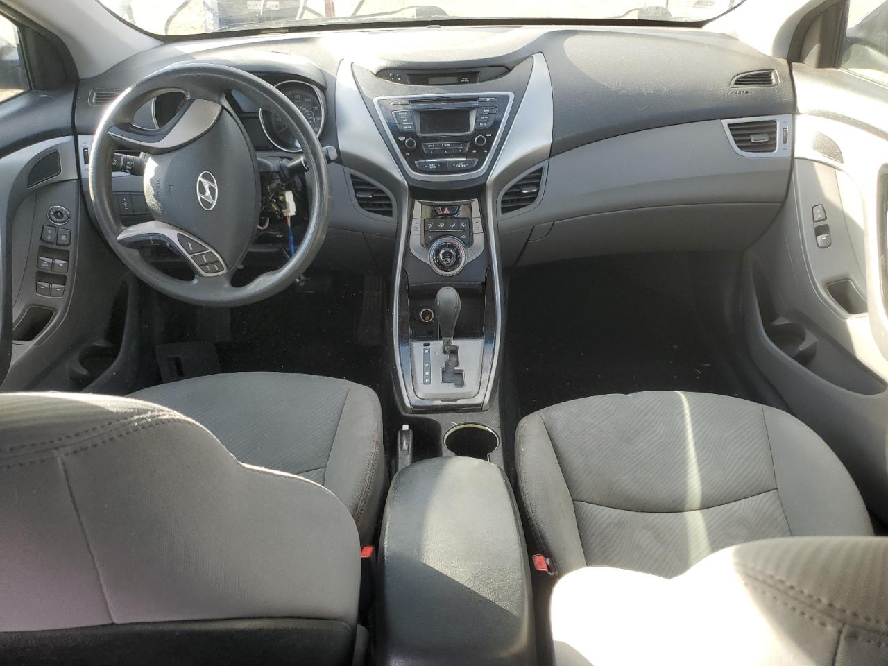2013 Hyundai Elantra - Image 8