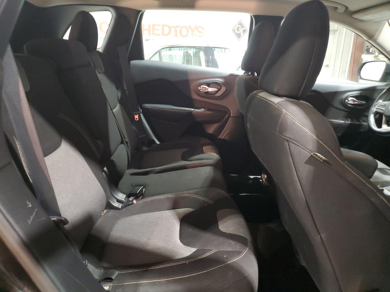 2015 Jeep Grand Cherokee - Image 11