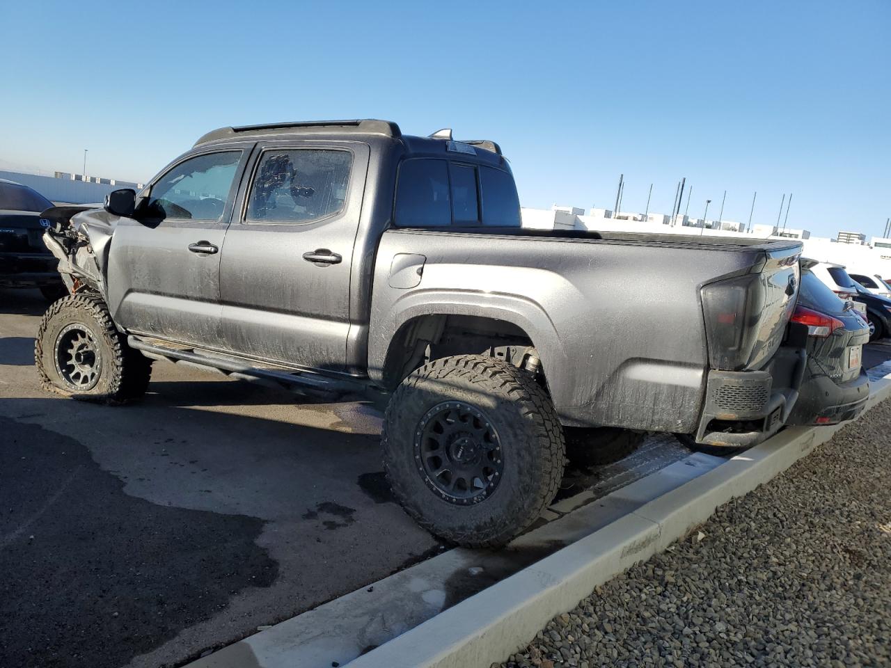 2016 Toyota Tacoma - Image 2