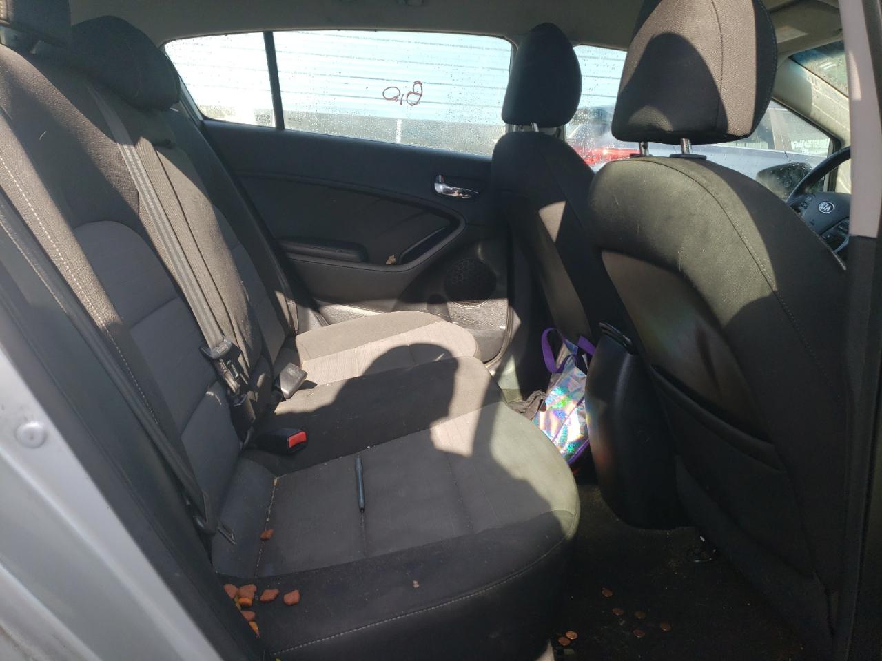 2016 Kia Forte - Image 10