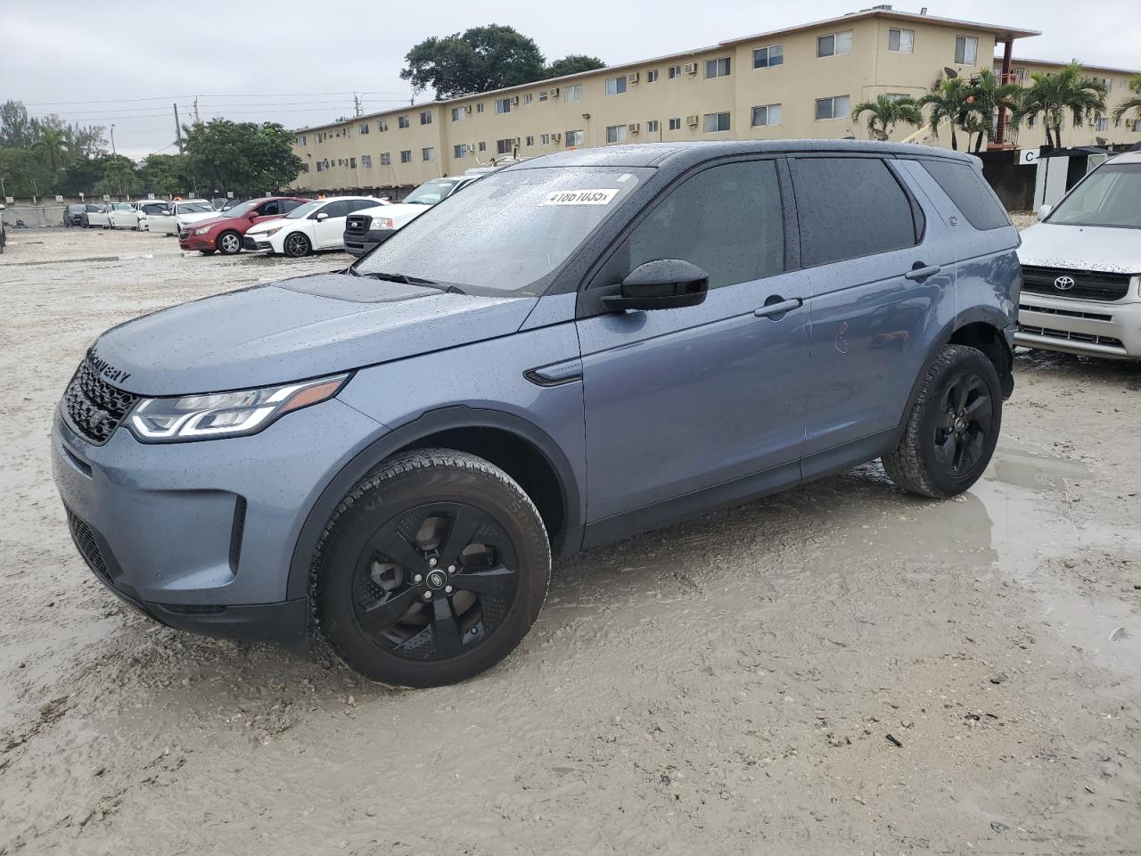 2020 Land Rover Discovery - Image 1