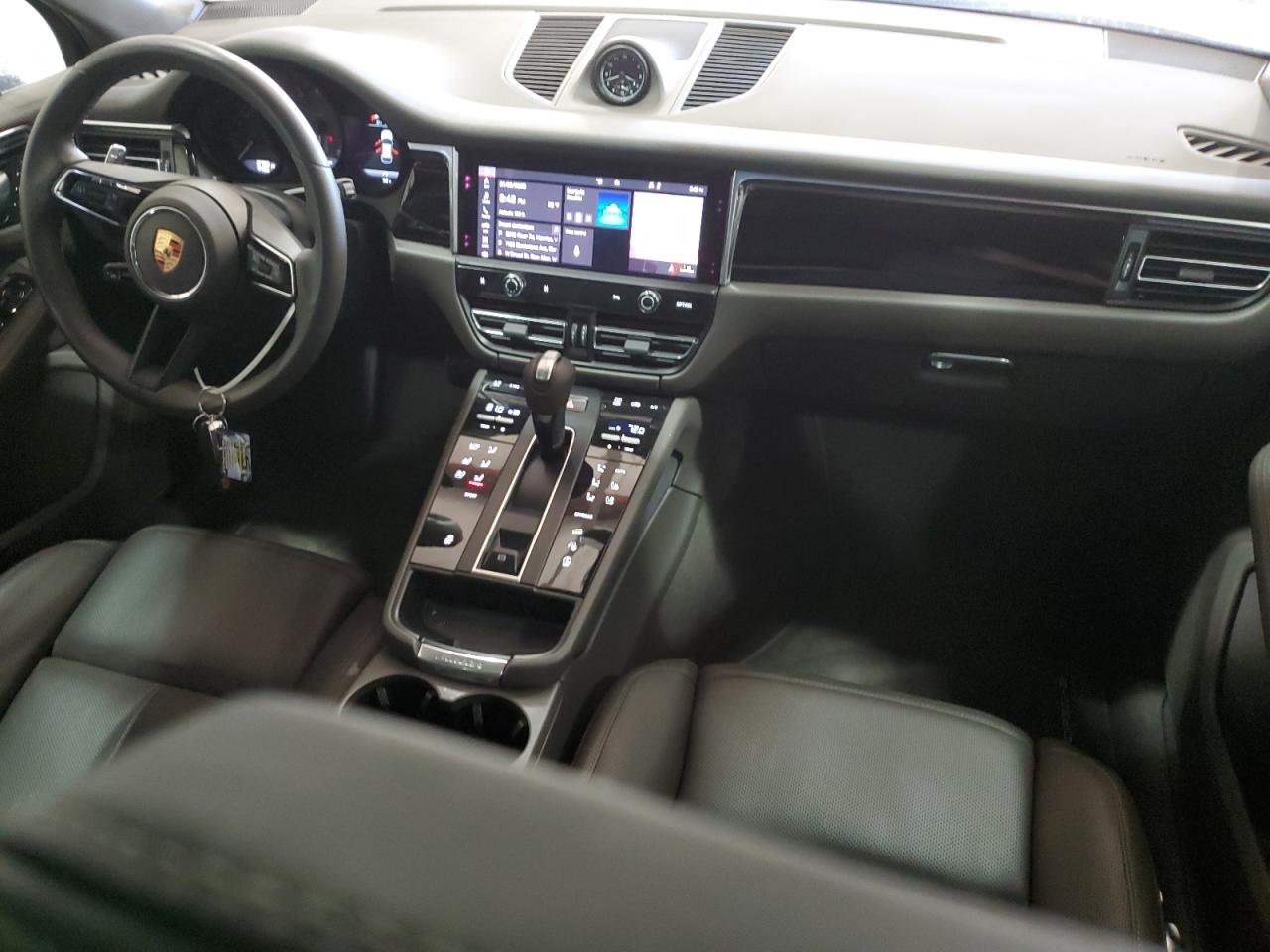 2024 Porsche Macan - Image 8